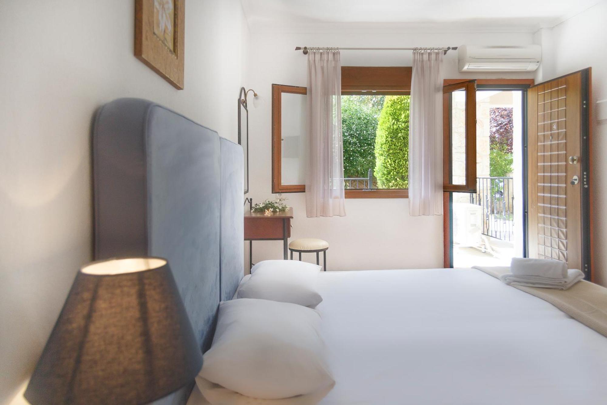 Aparthotel Maltinas House Mola Kalyva Esterno foto