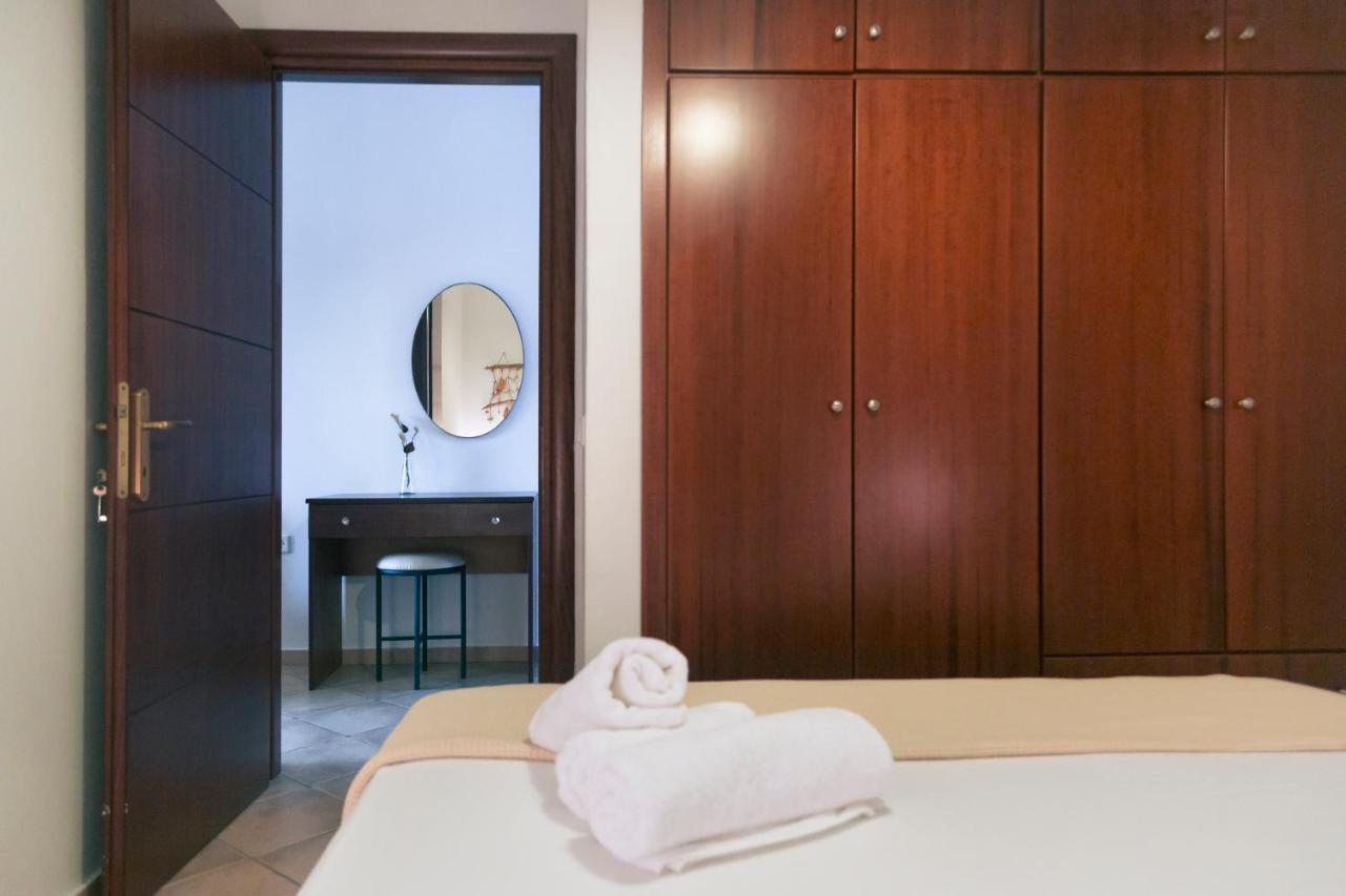 Aparthotel Maltinas House Mola Kalyva Esterno foto