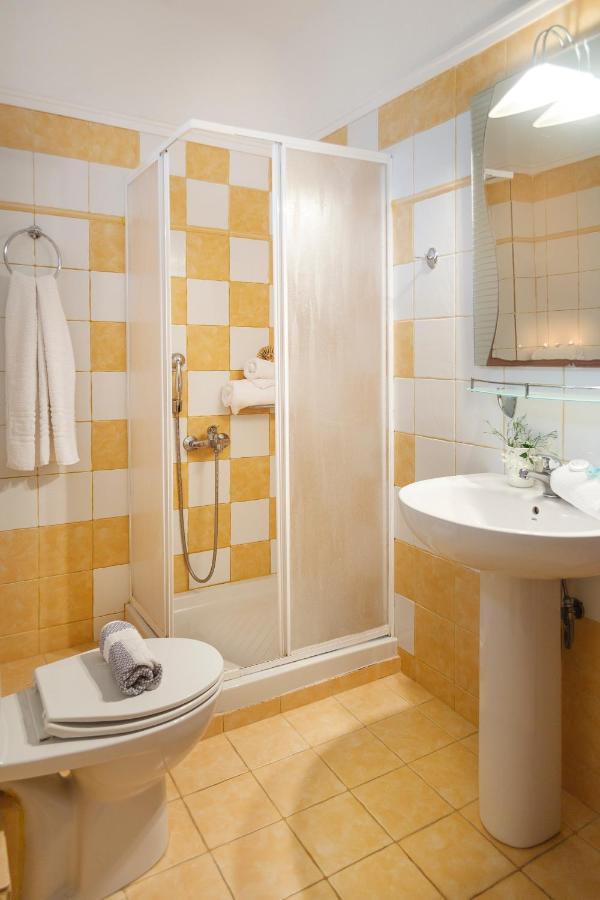 Aparthotel Maltinas House Mola Kalyva Esterno foto