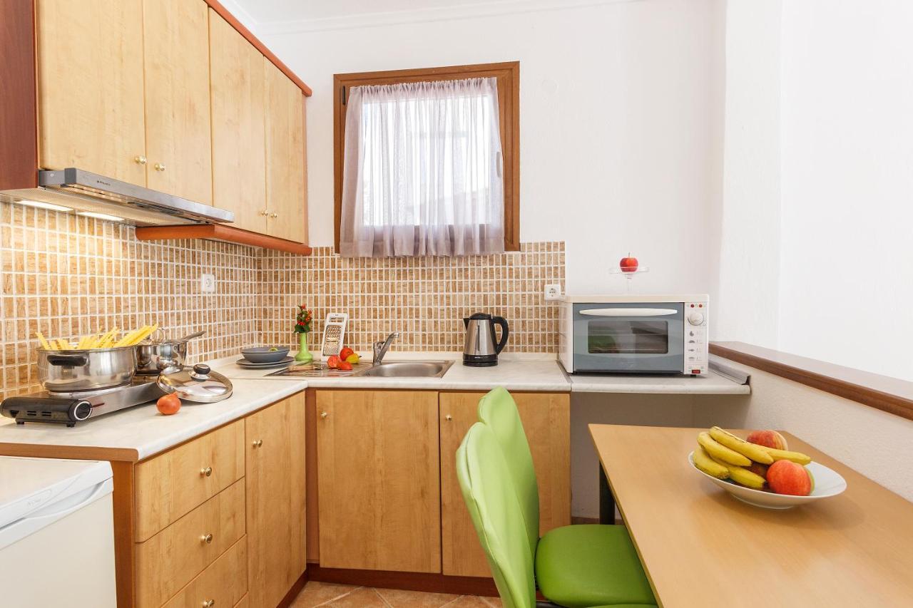 Aparthotel Maltinas House Mola Kalyva Esterno foto