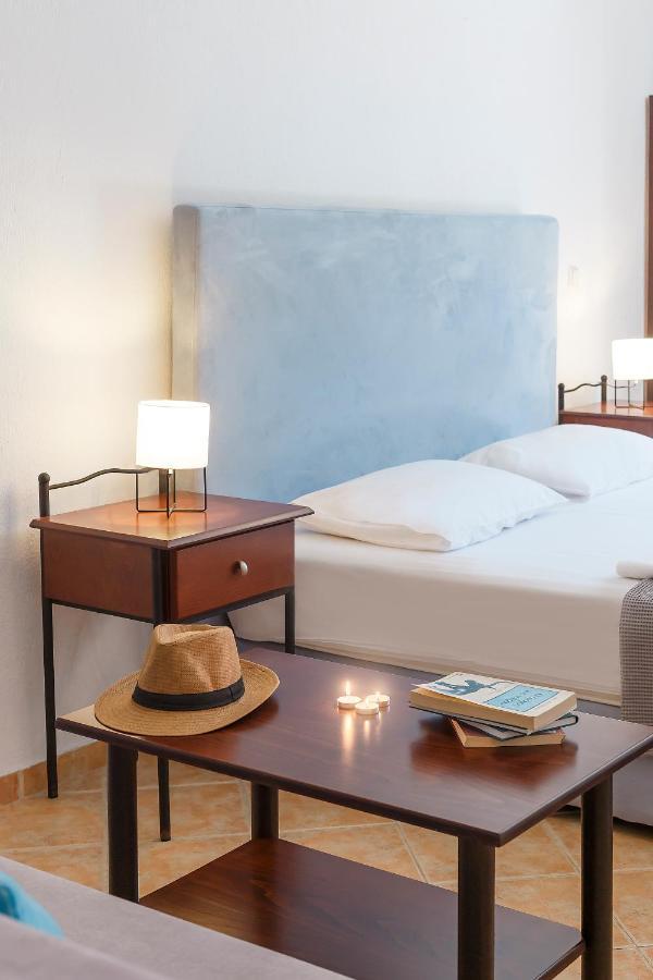 Aparthotel Maltinas House Mola Kalyva Esterno foto