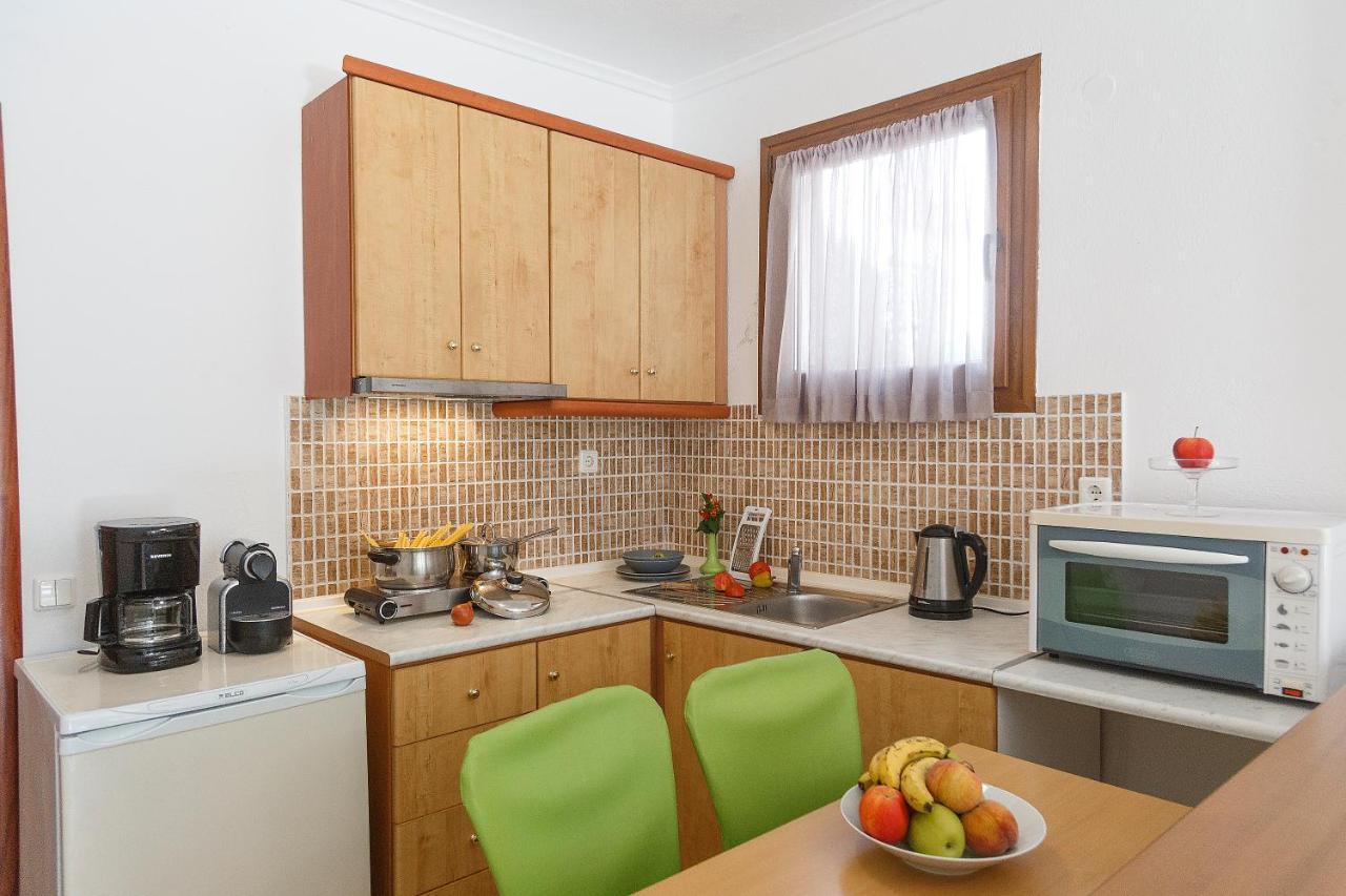 Aparthotel Maltinas House Mola Kalyva Esterno foto