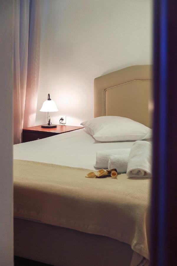 Aparthotel Maltinas House Mola Kalyva Esterno foto