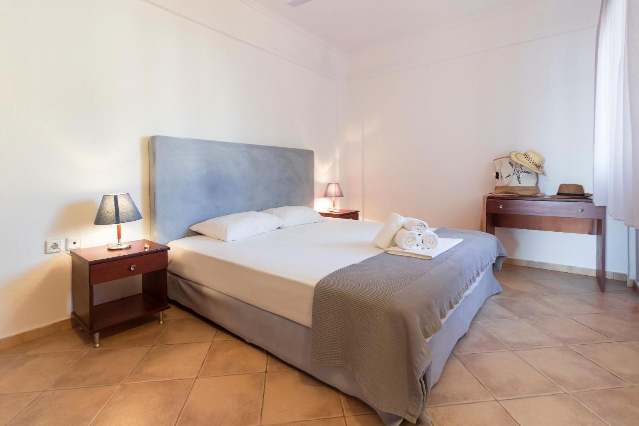 Aparthotel Maltinas House Mola Kalyva Esterno foto