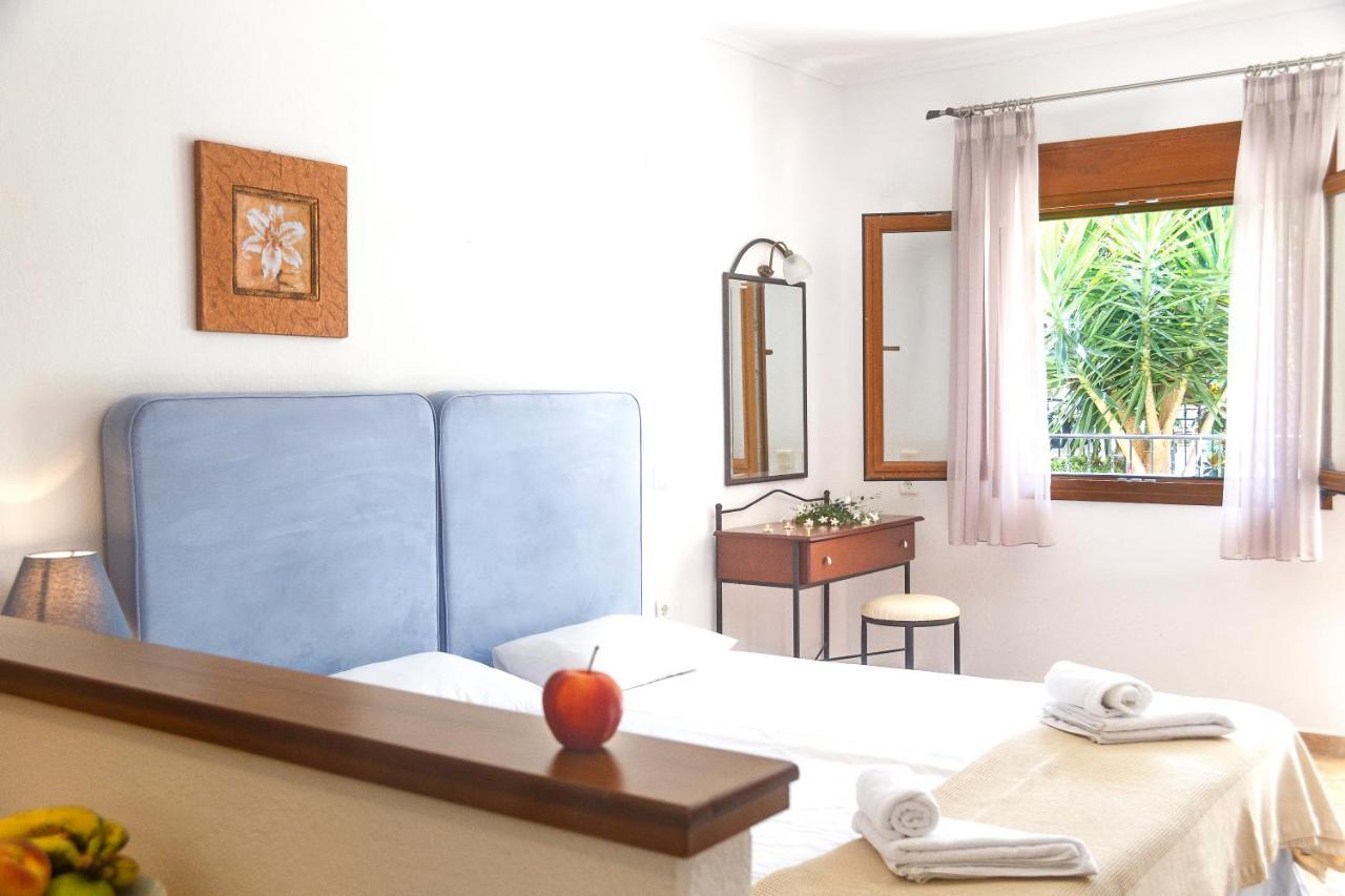 Aparthotel Maltinas House Mola Kalyva Esterno foto
