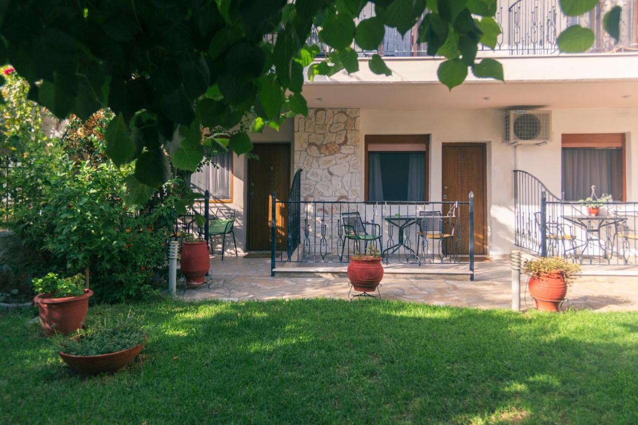Aparthotel Maltinas House Mola Kalyva Esterno foto